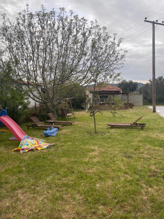 Apartmán Ευχάριστο Εξοχικό Σπίτι Με Barbeque Skála Foúrkas Exteriér fotografie