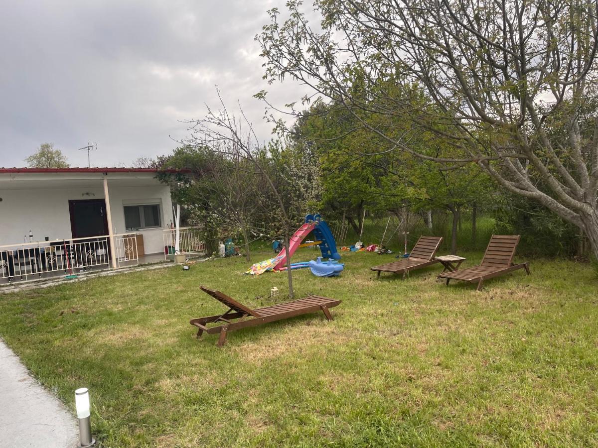 Apartmán Ευχάριστο Εξοχικό Σπίτι Με Barbeque Skála Foúrkas Exteriér fotografie
